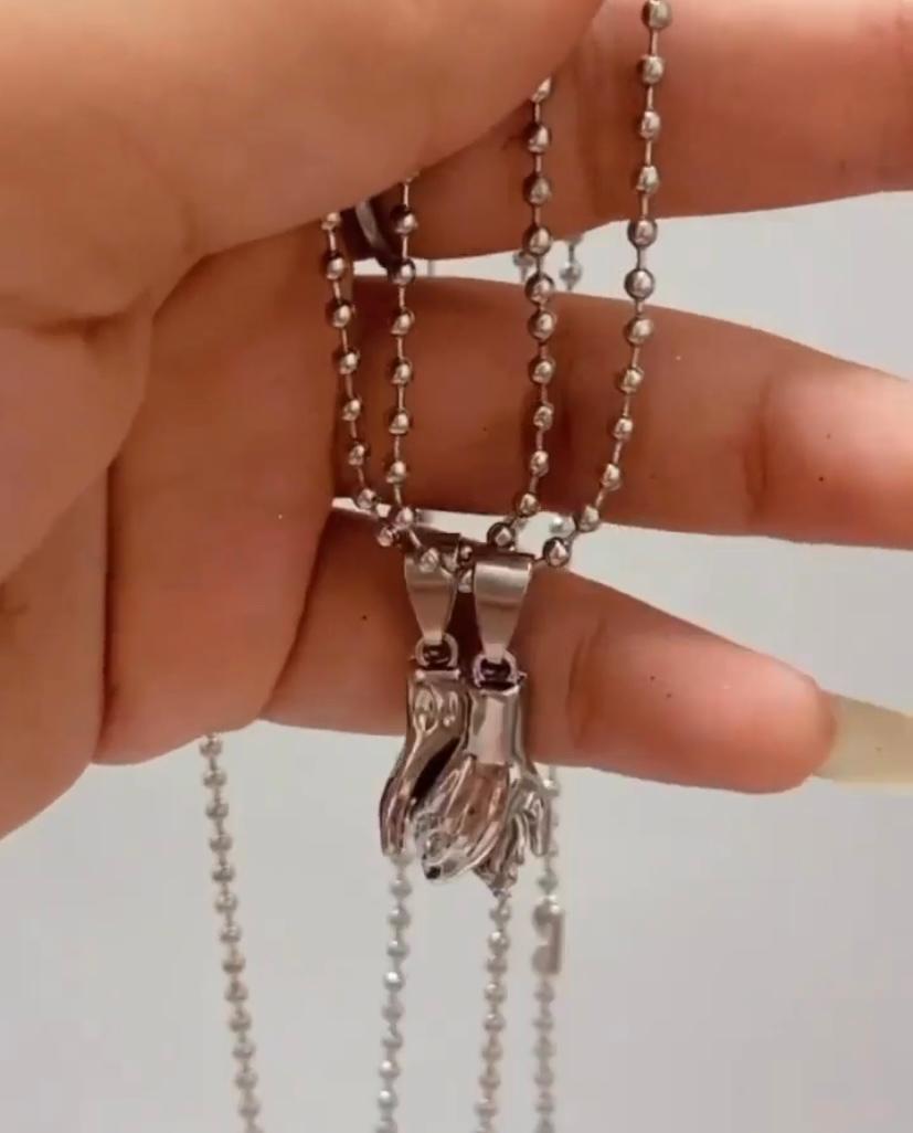 Handshake Magnetic necklaces set - Image 3