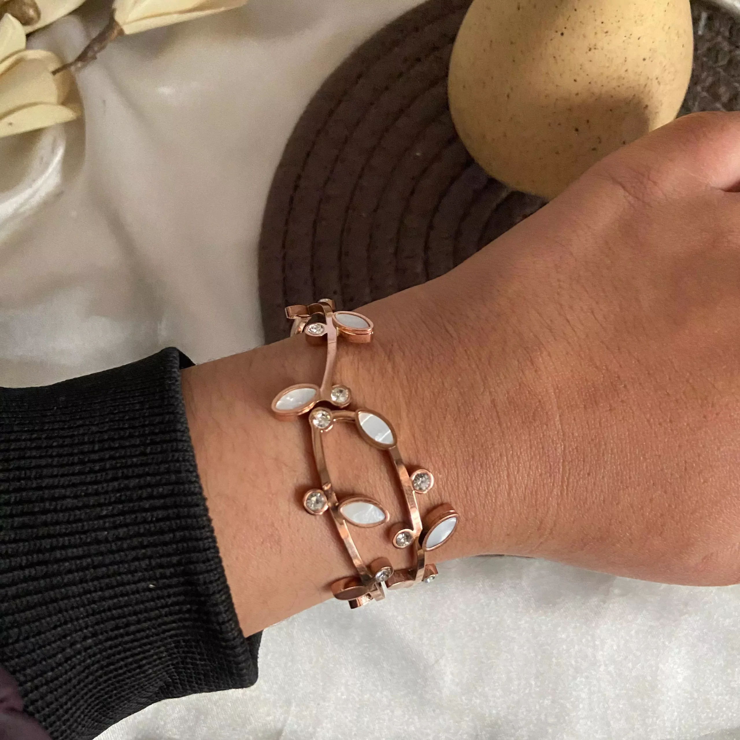 White Leaflet Bracelet- gold