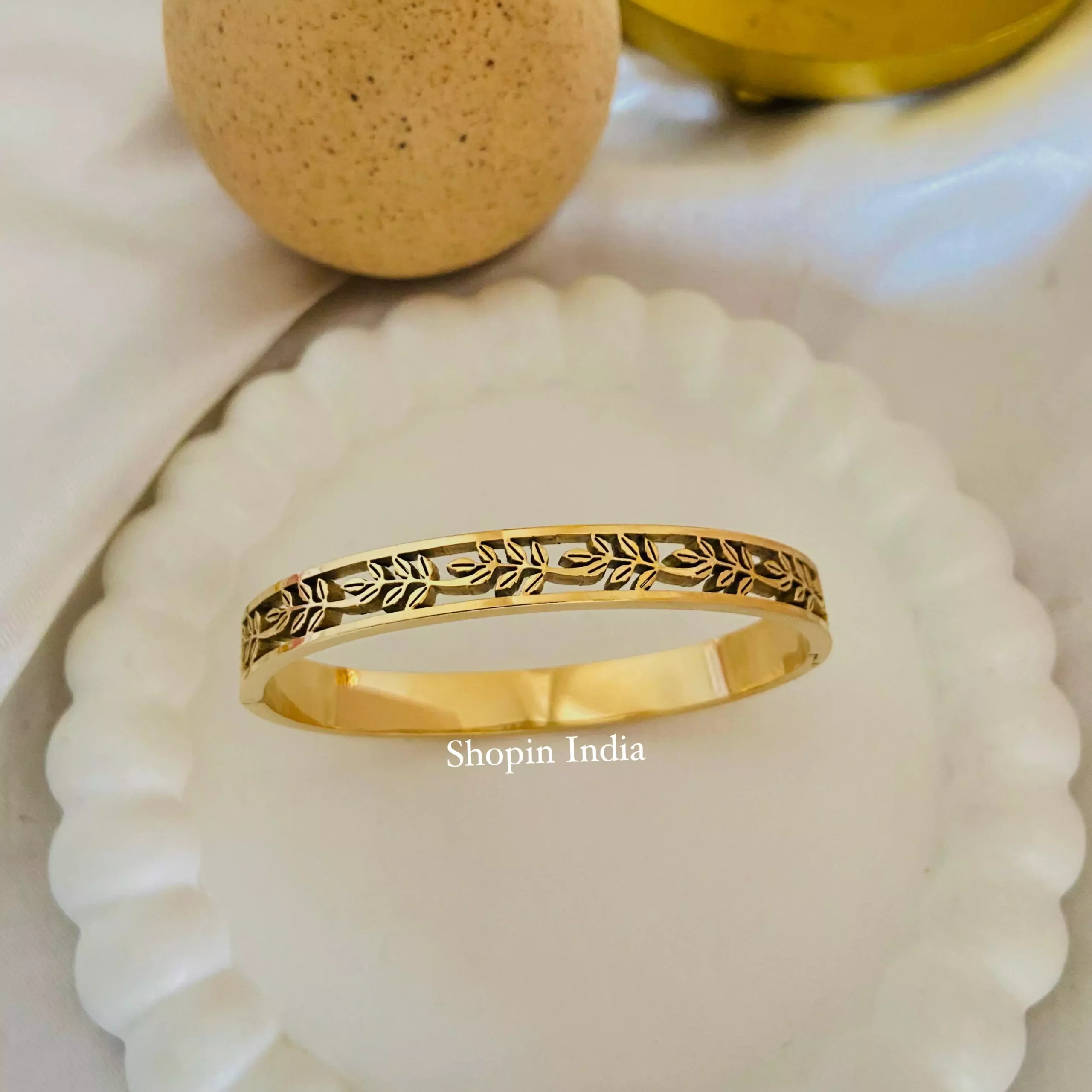 Leaflet Band Bracelet