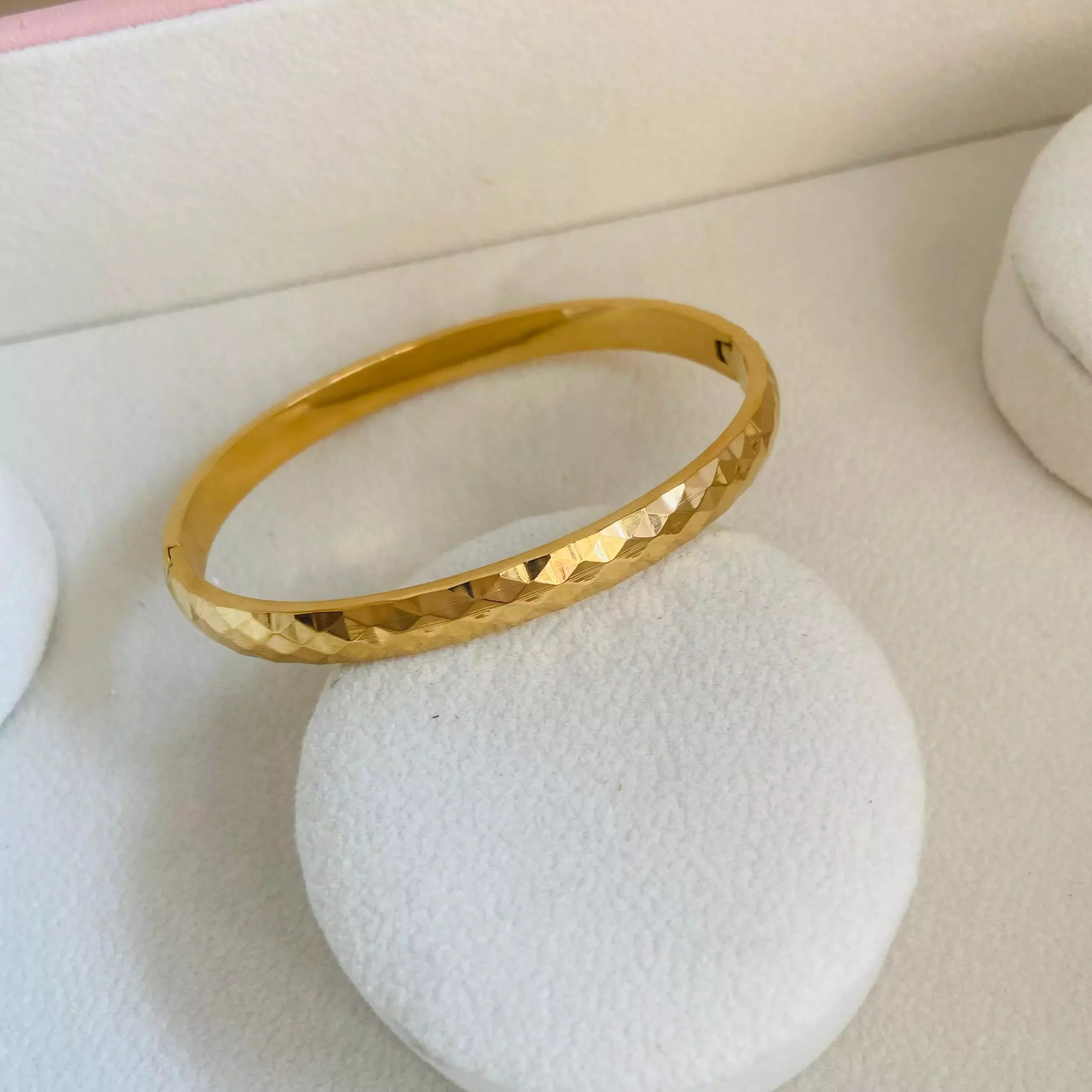 Hysha Staple Bracelet