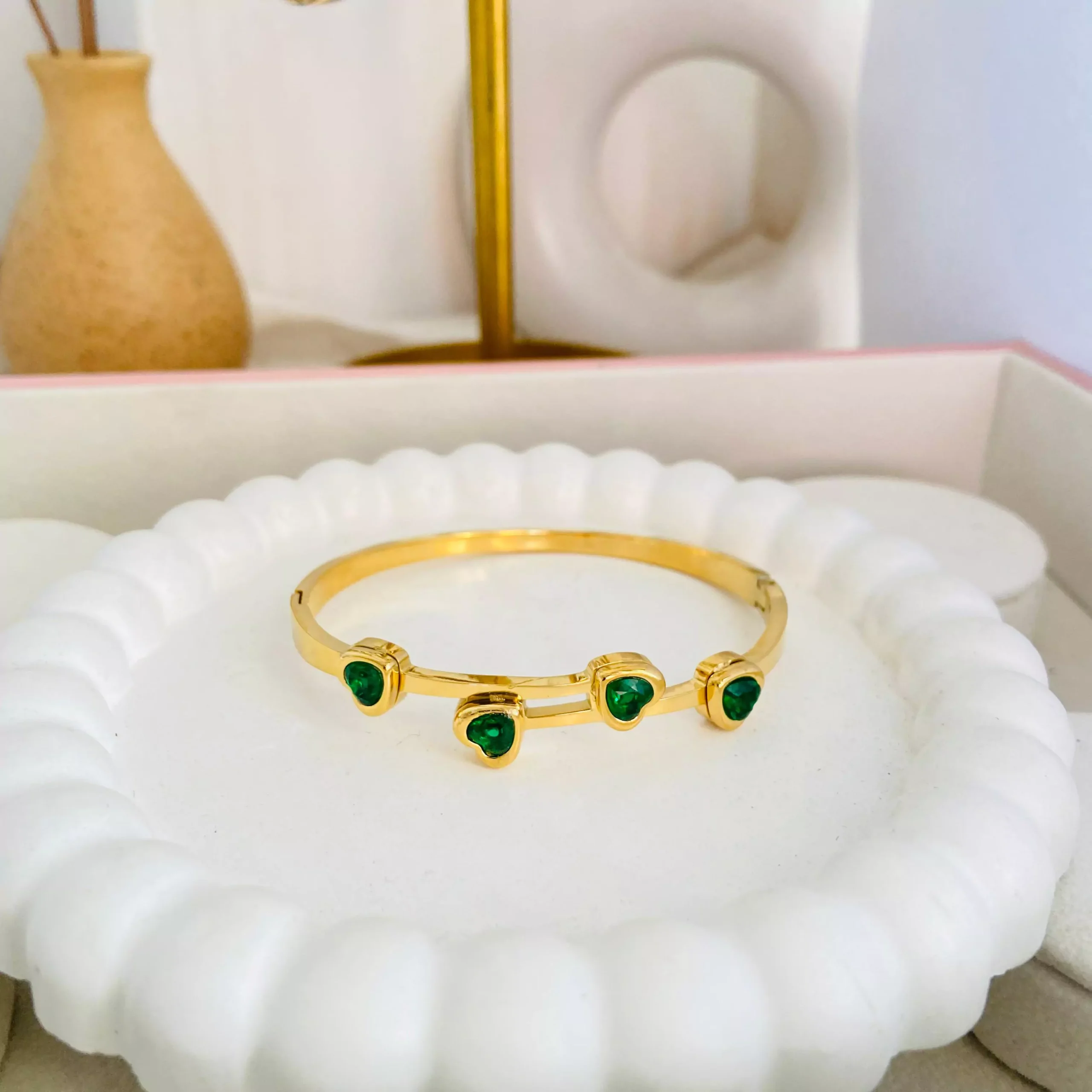 Emerald Hearts Rilled Bracelet
