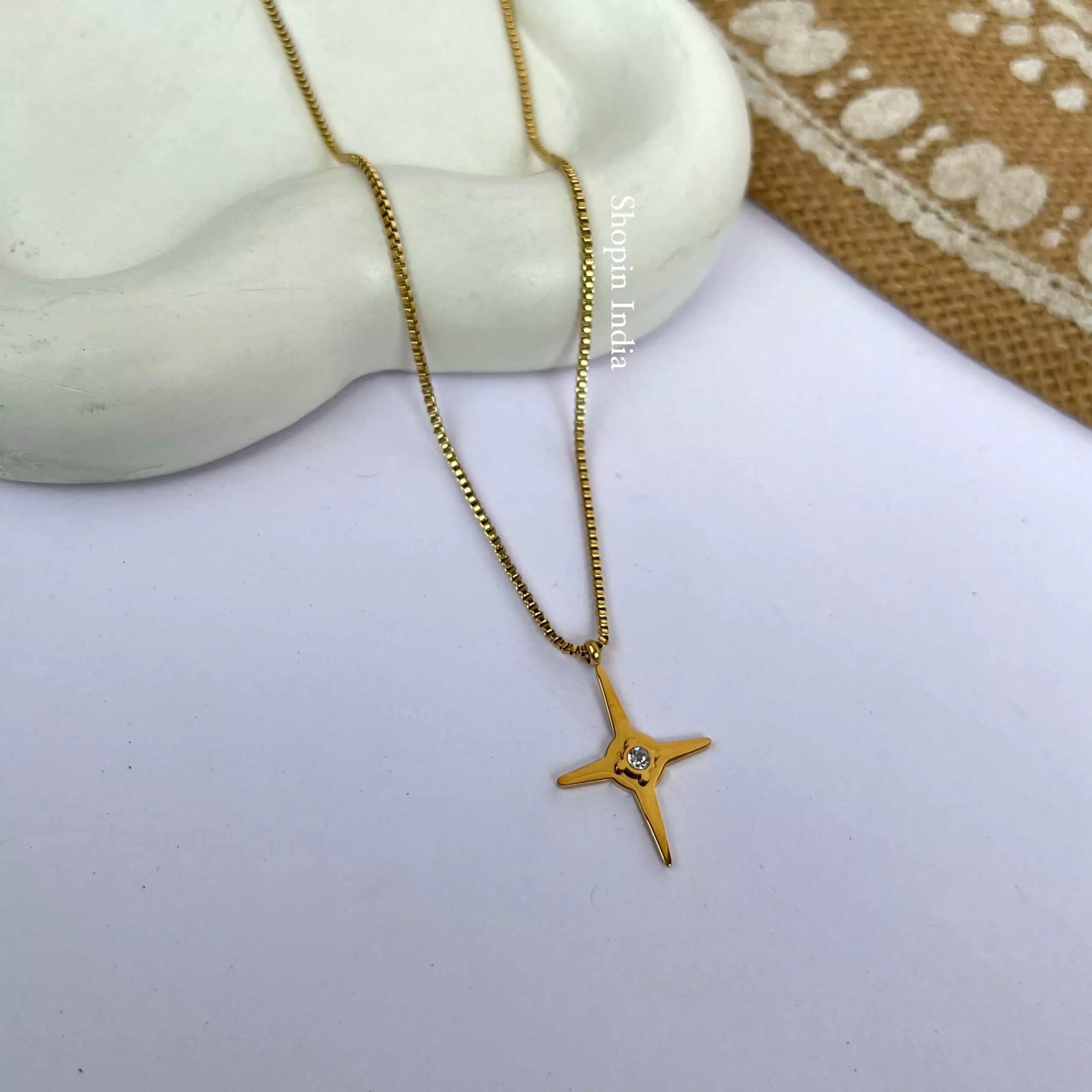 Stye Star Necklace