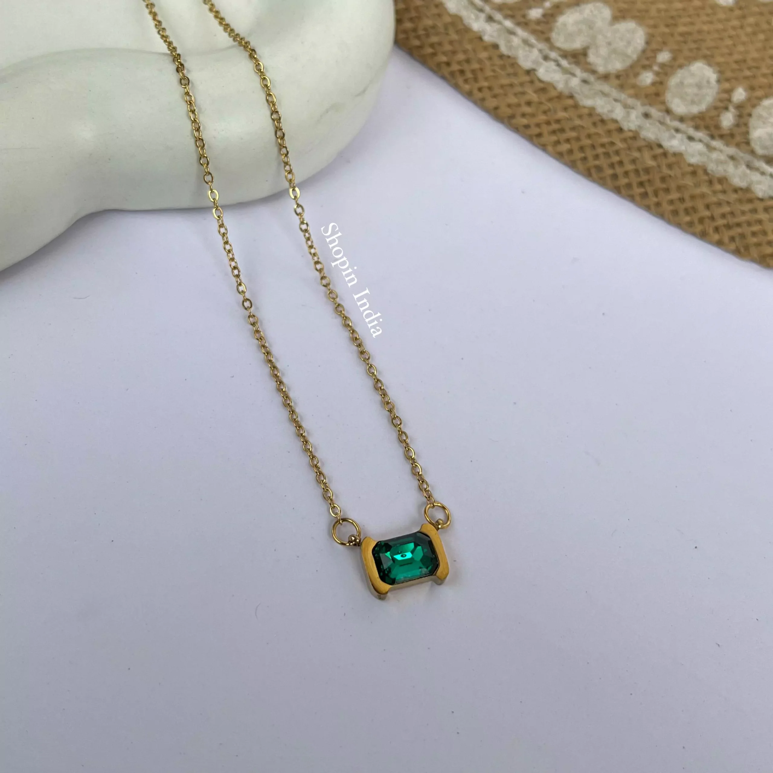 Green Frame Necklace