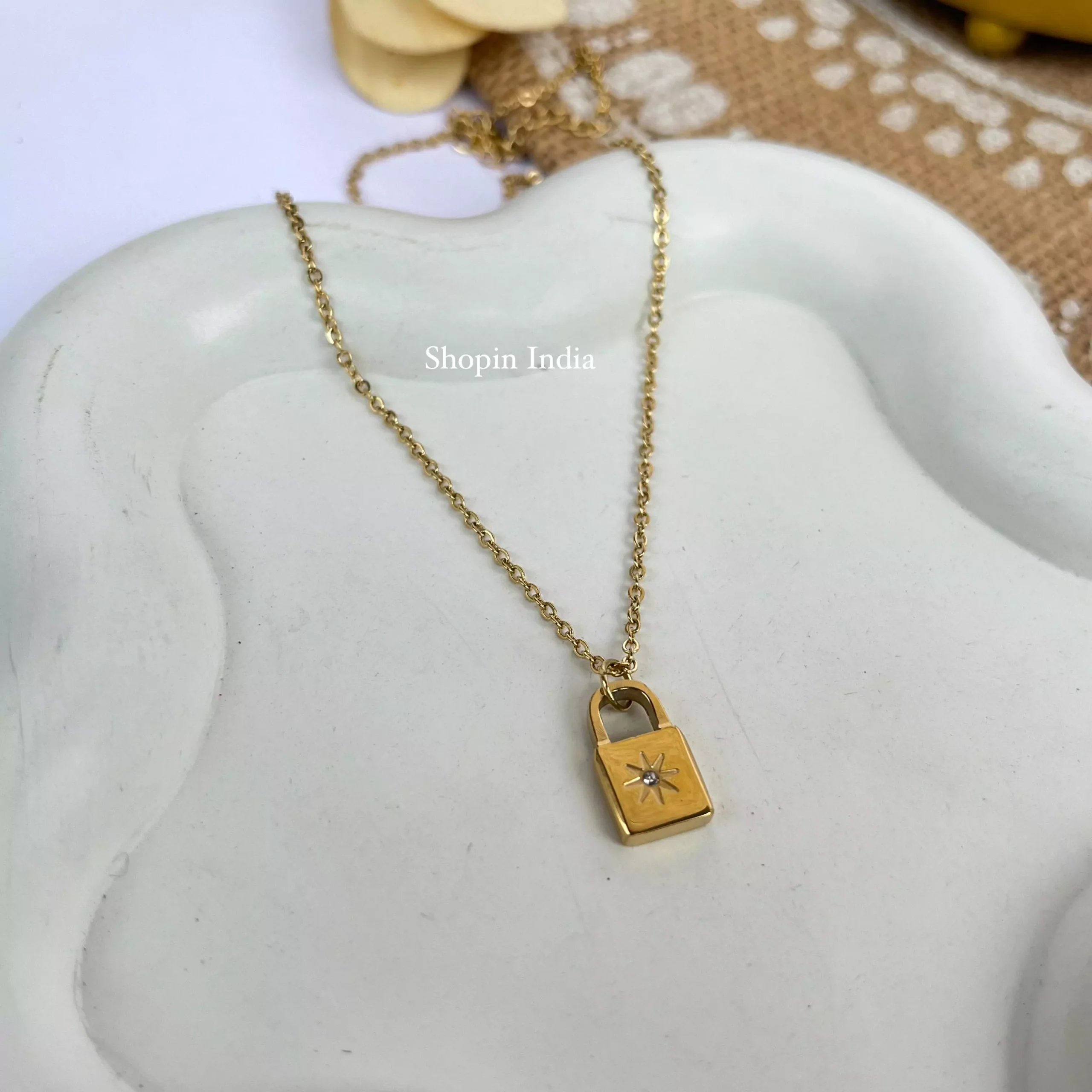 Star Locked Necklace