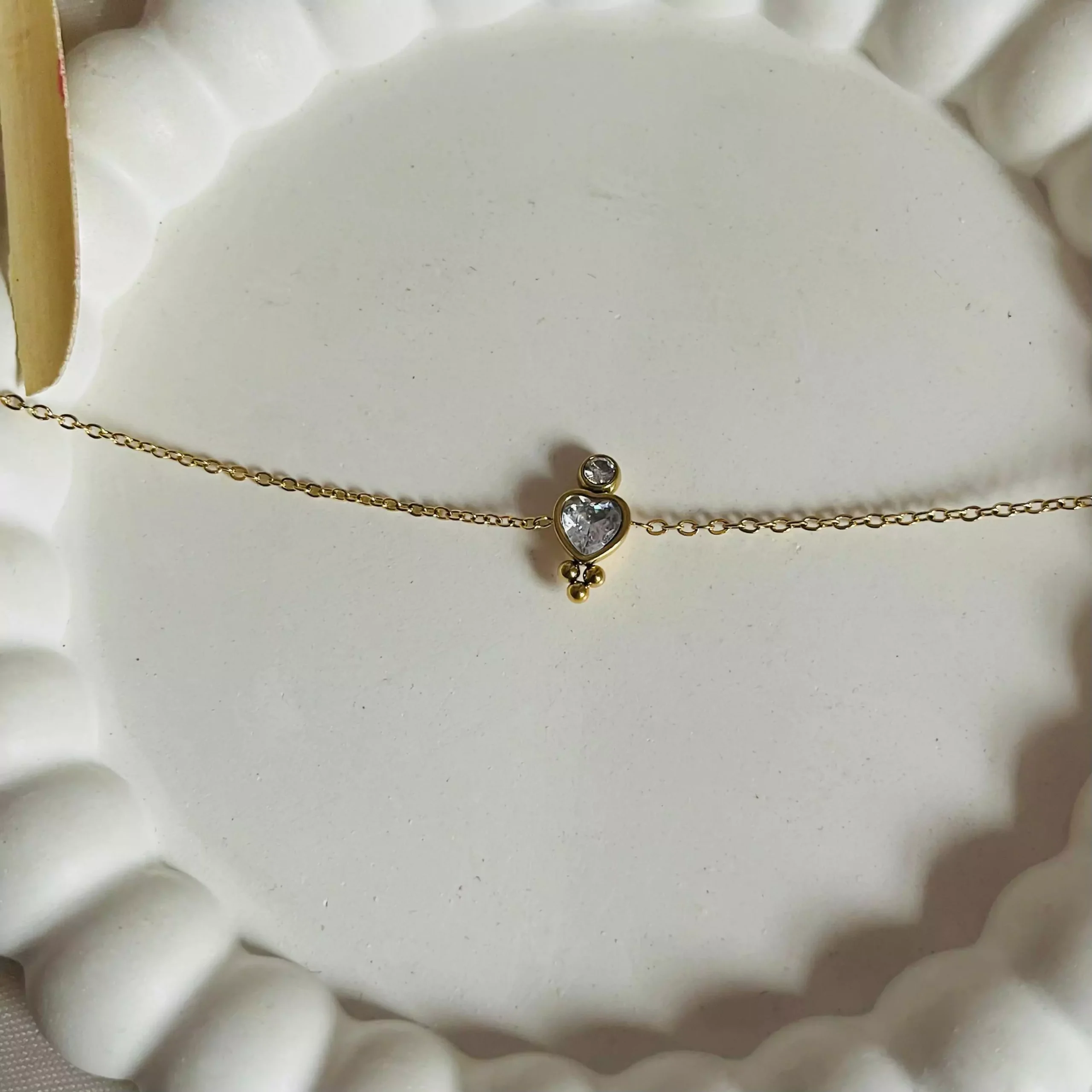 Hitchy Heart Bracelet- White