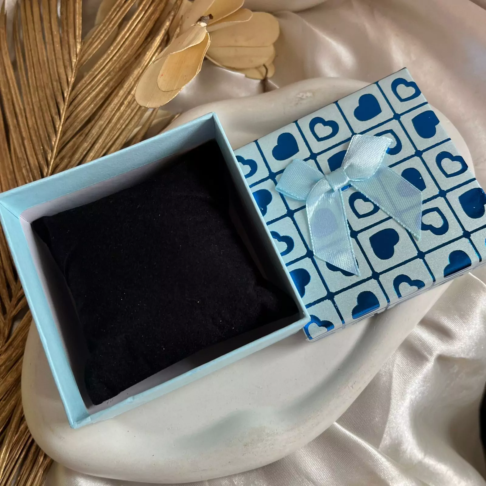 Bracelet Gift Box(with velvet cushion) - Image 3