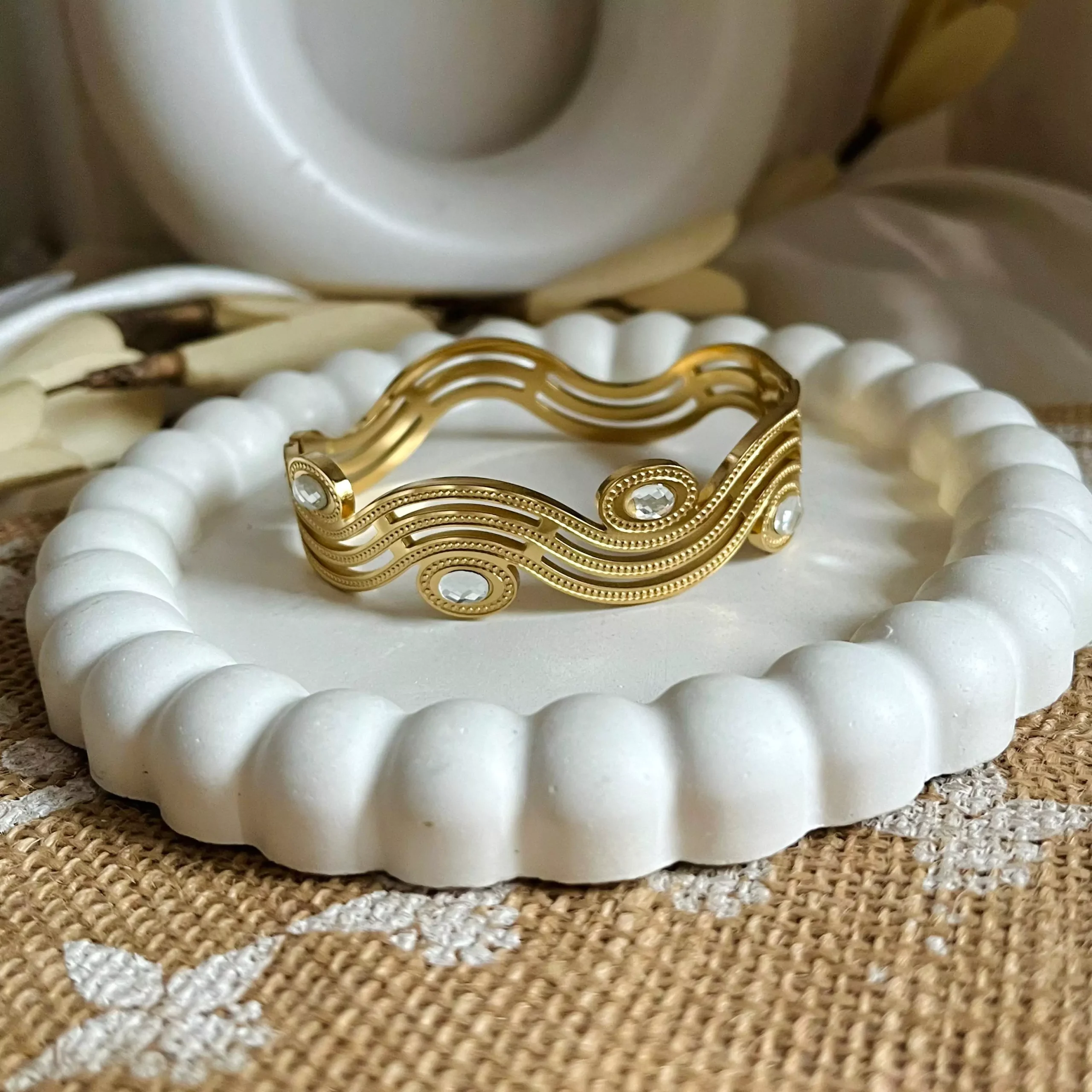 Wavey Crystal Cyna Bracelet