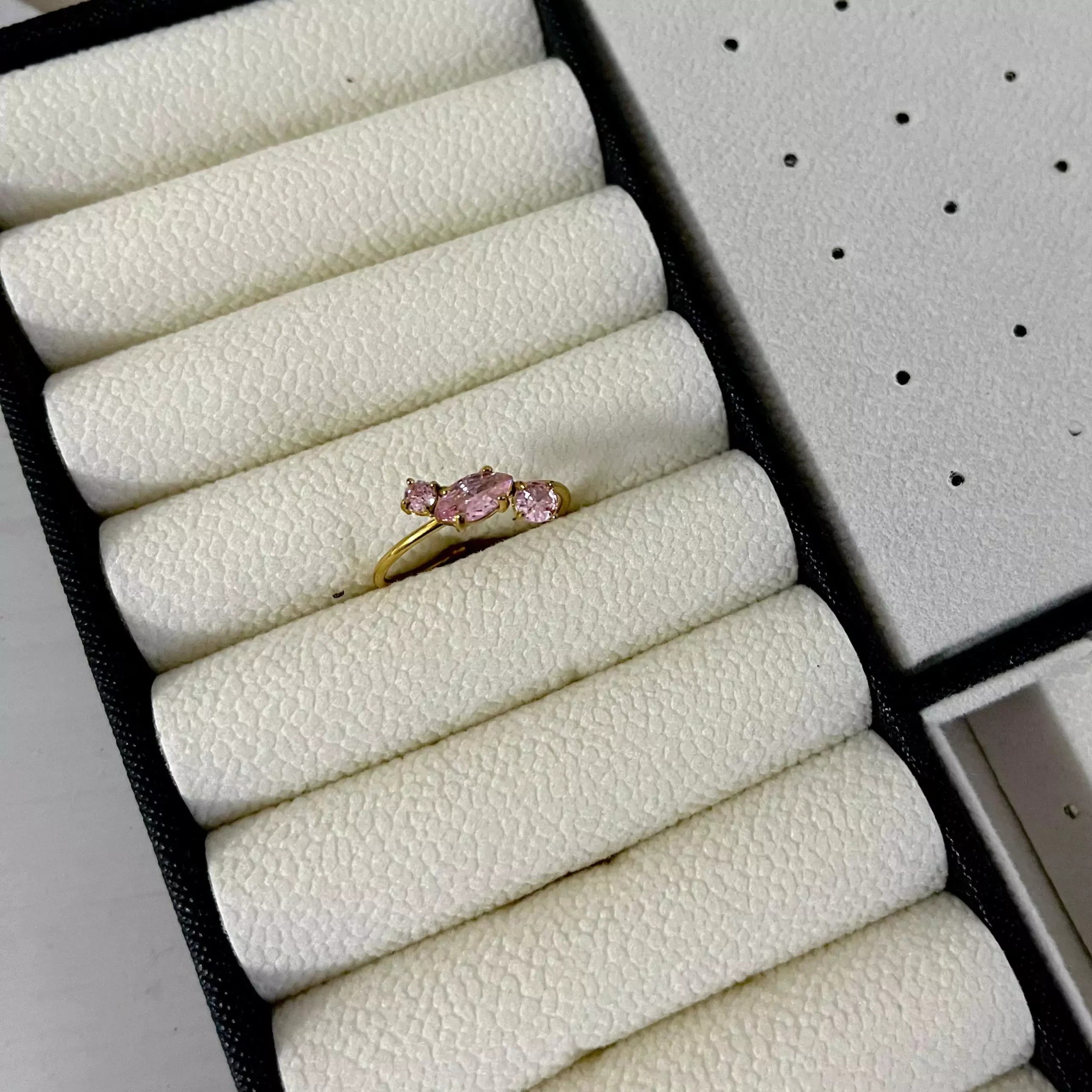 Trish Stones Ring – Pink