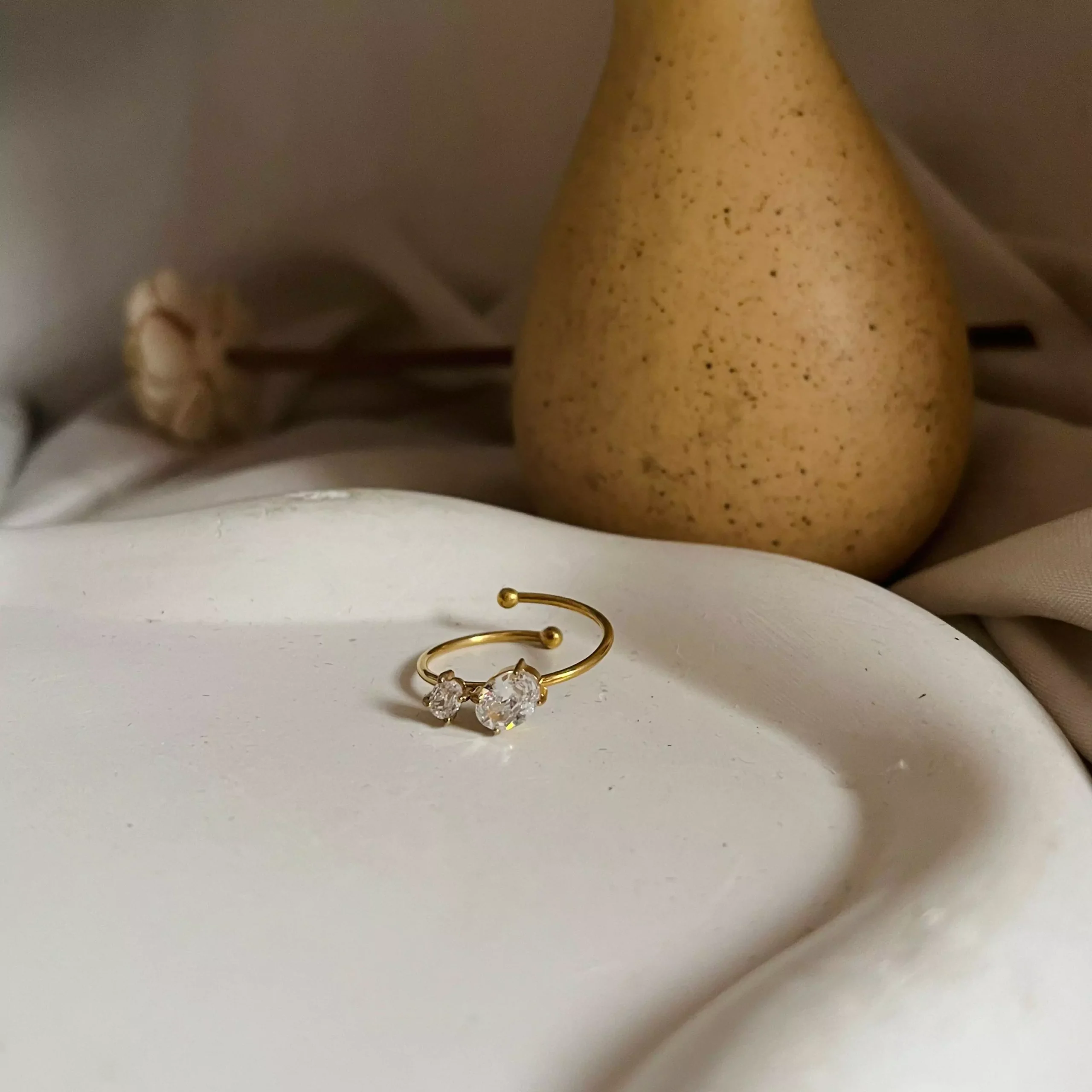 Double Ovva Crystal Ring- white