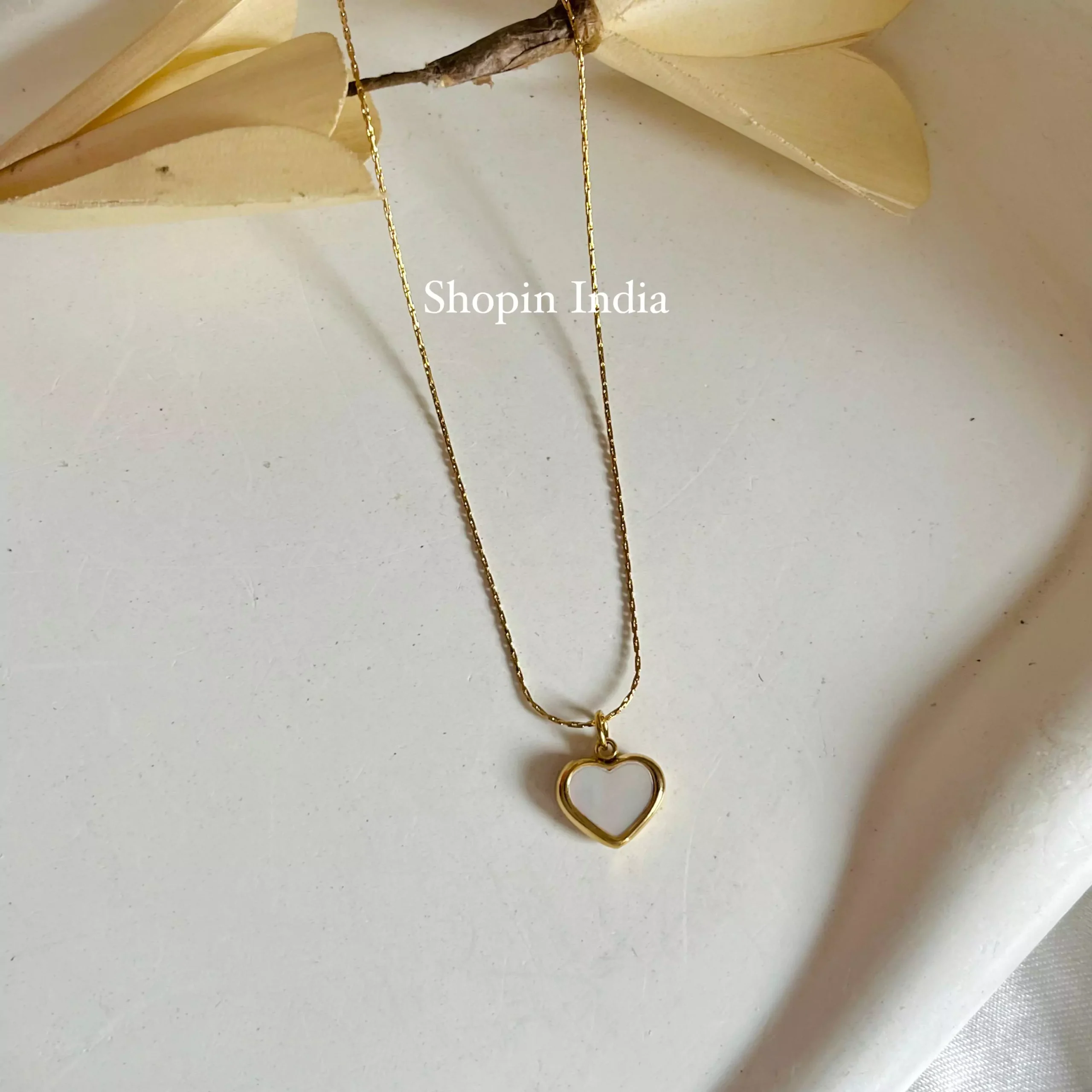 White Hearty Necklace- reversible