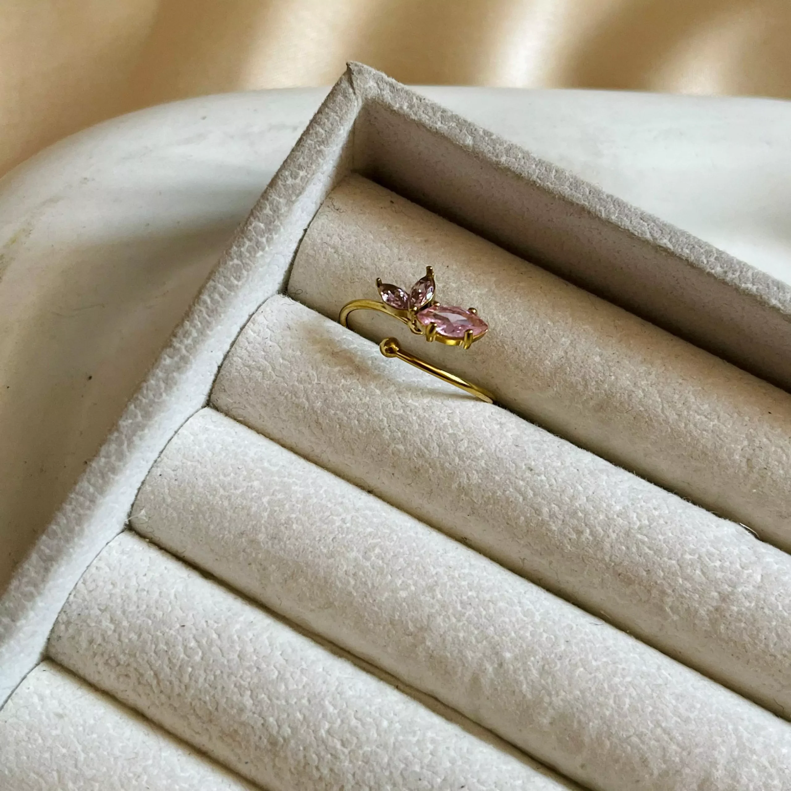 Tri Stones Bloom Ring – Pink