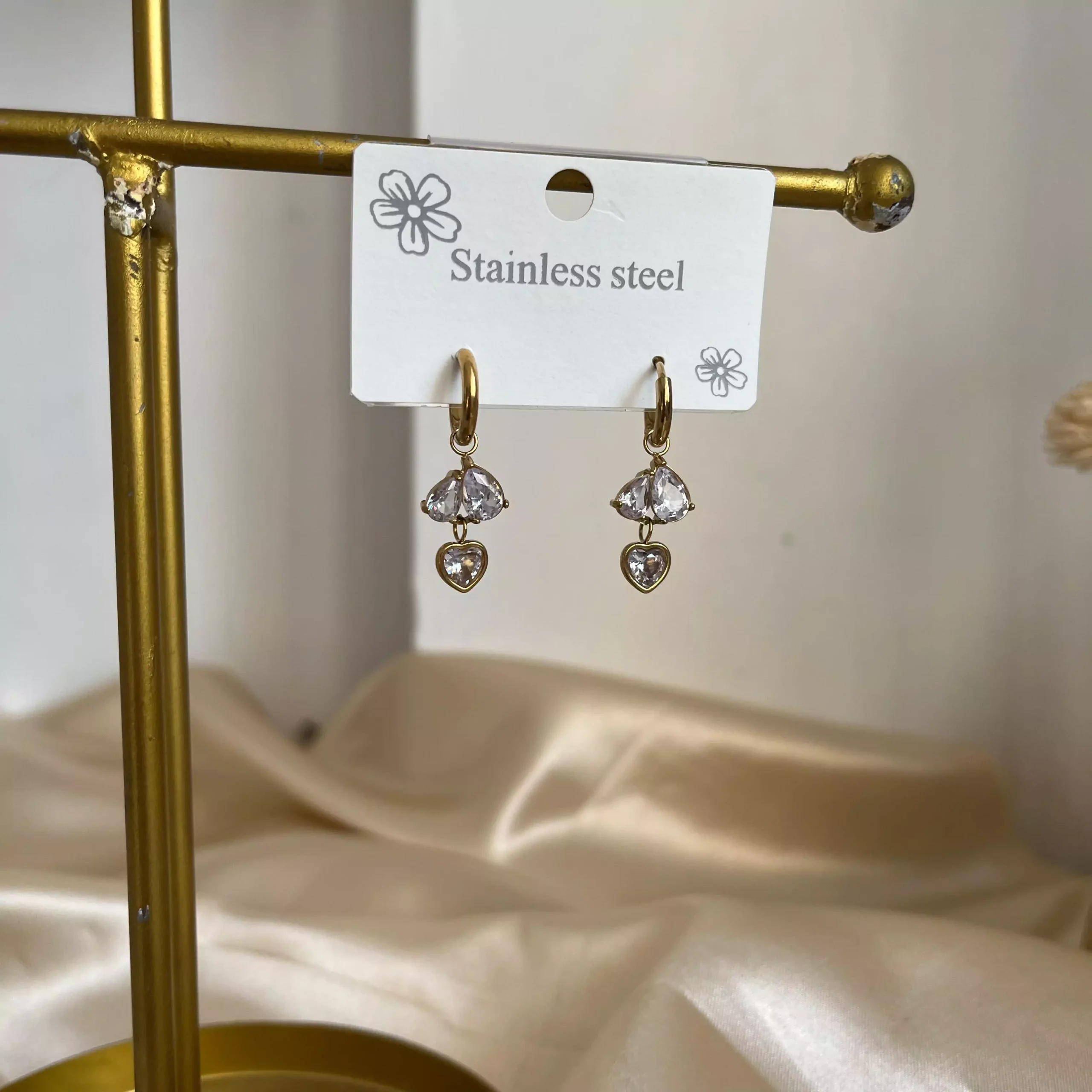 Mishi Youme Earrings- white