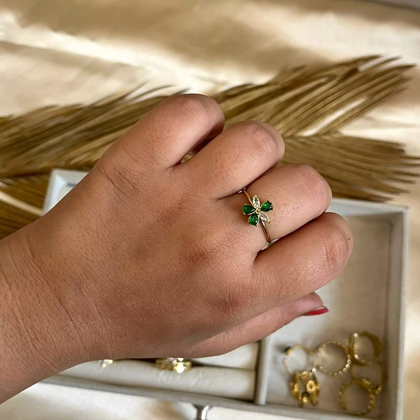 Emni Flower Ring – Adjustable