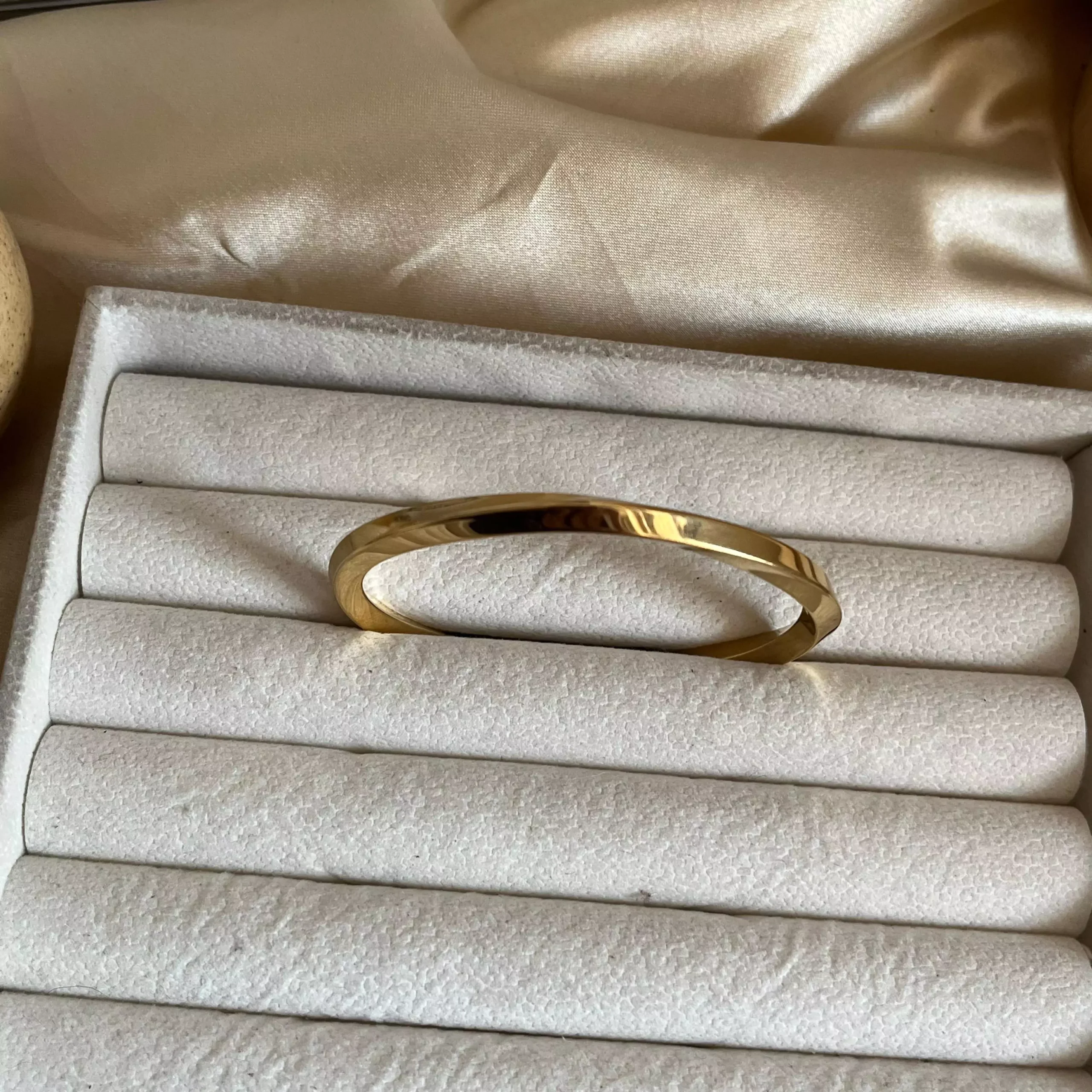 Gold Bold Twisted Bracelet