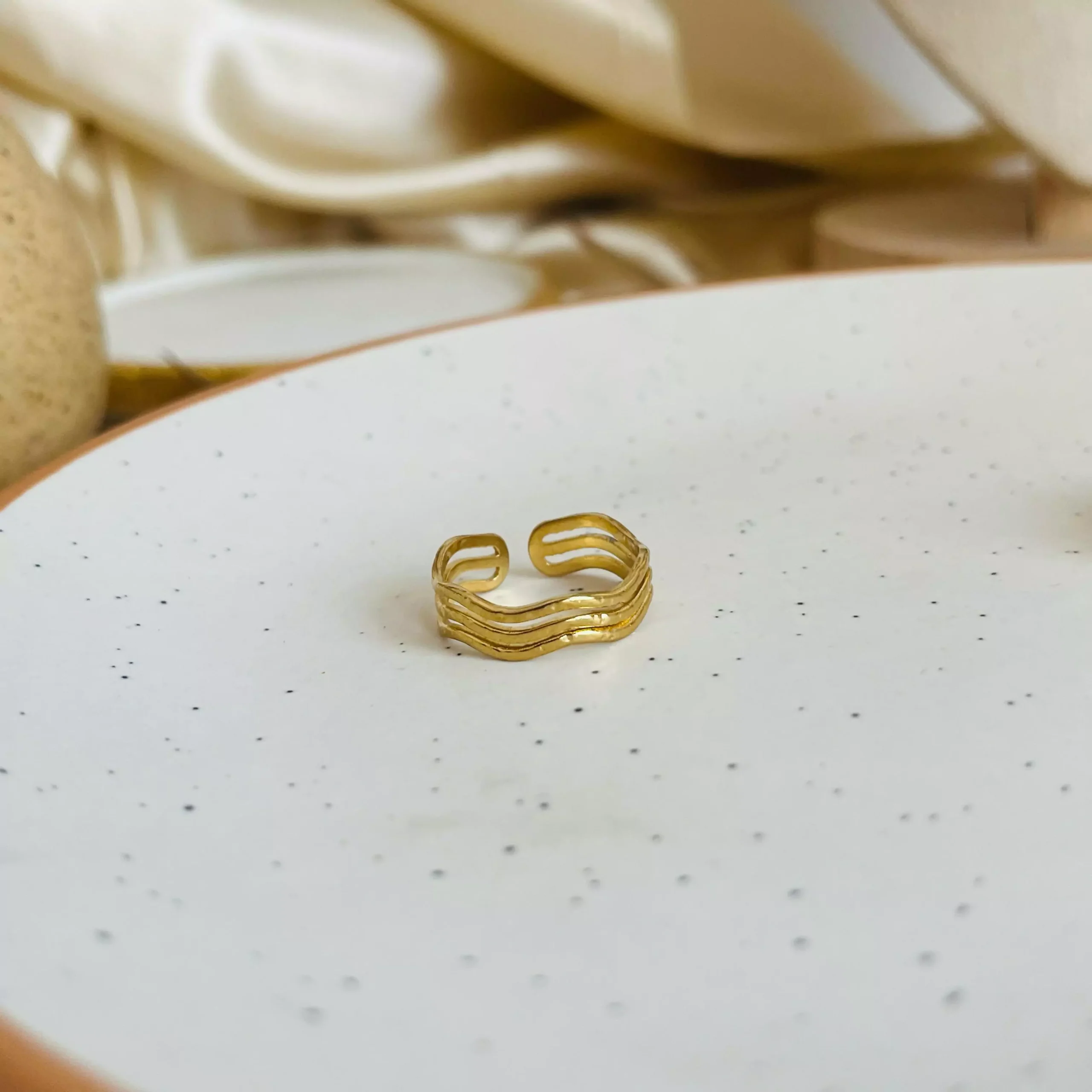 Waved Ring