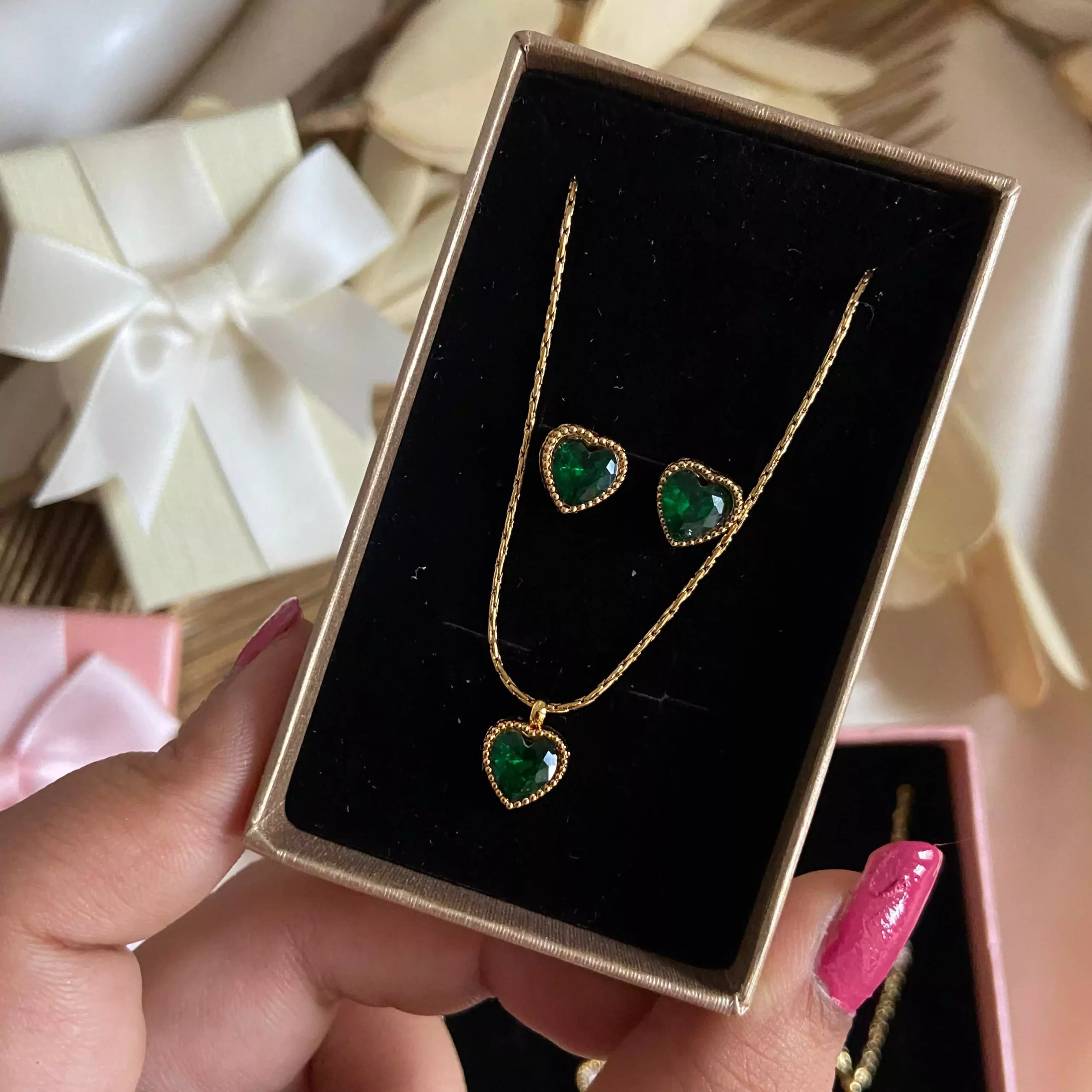 Emerald Heart Jewellery Set - Image 2