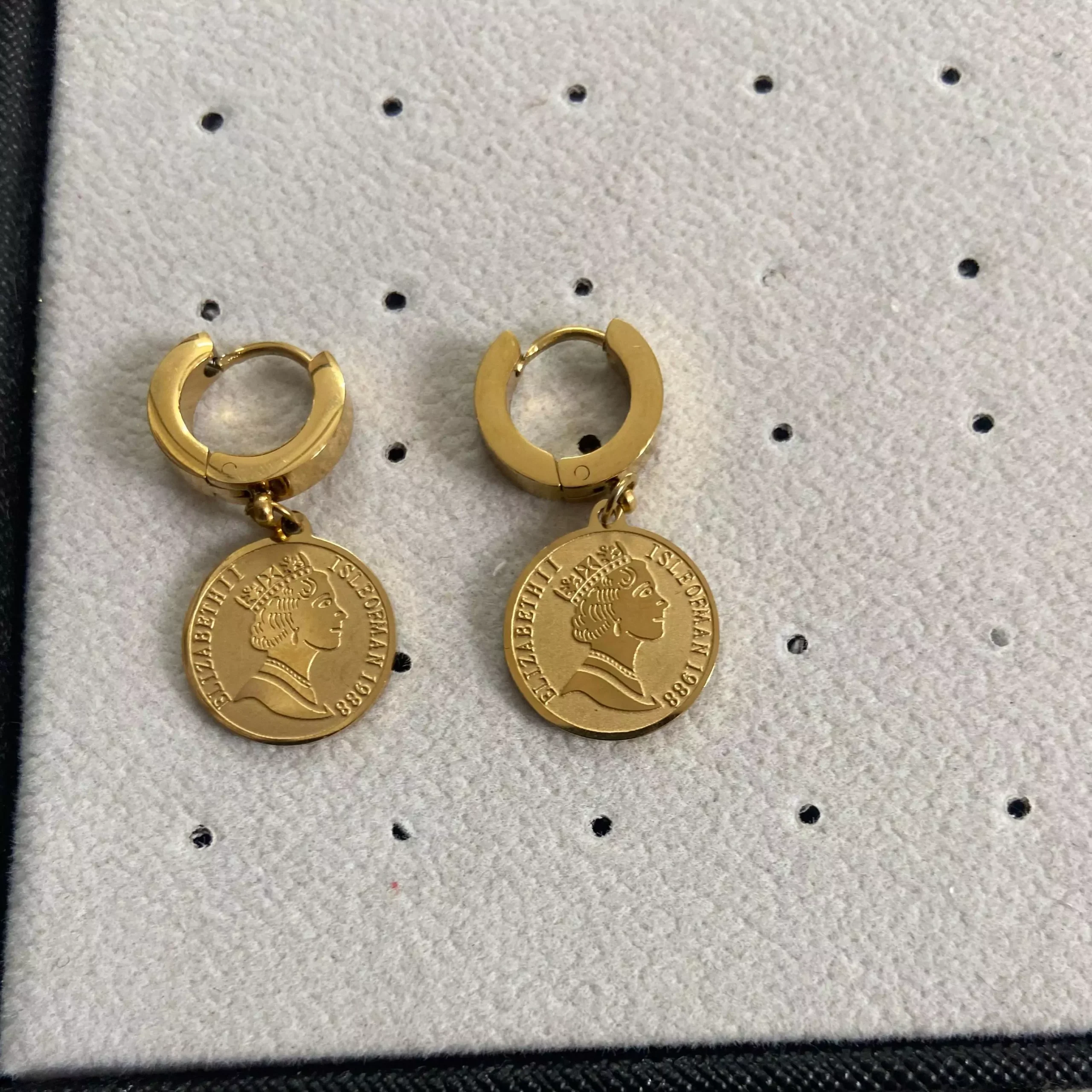 Quina Earrings